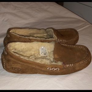 Women’s Size 6 Ugg Australia loafer